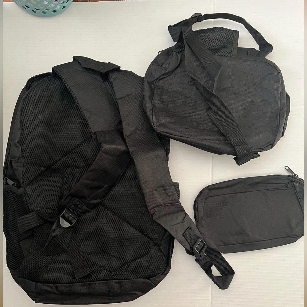 SCOROTEC BACKPACK SET (AMERICAN FLAG SOCCER) INCLUDES LUNCH BOX & PENCIL CASE.